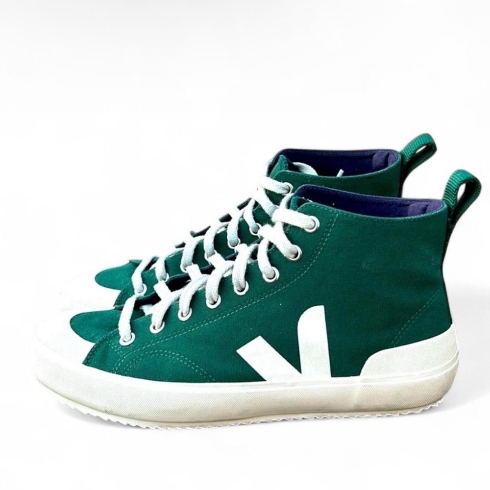 Veja Nova High Top Women's Sneakers in green and white